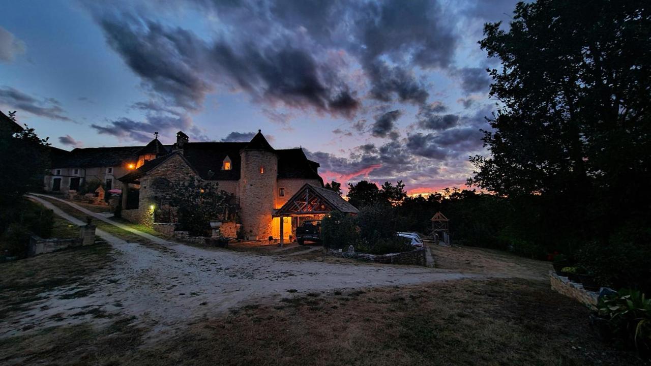 Gites Des 3 Vallees Salignac Eyvigues Exterior photo