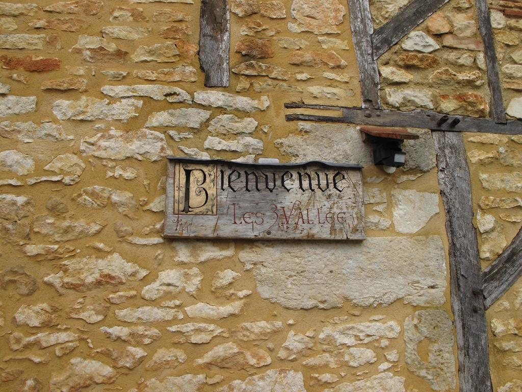 Gites Des 3 Vallees Salignac Eyvigues Exterior photo