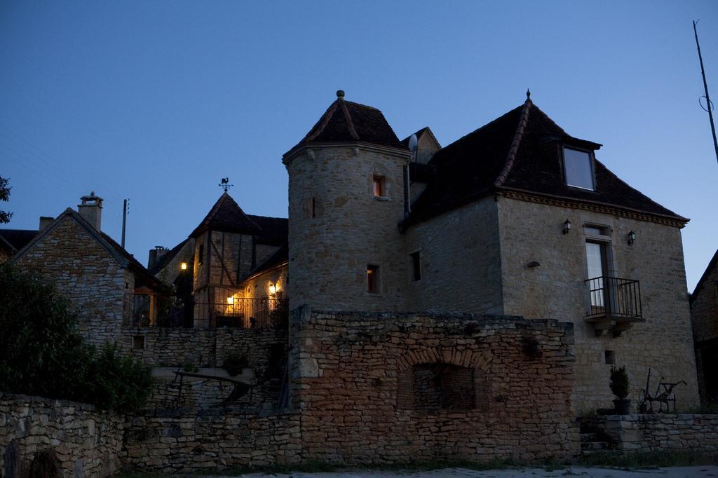 Gites Des 3 Vallees Salignac Eyvigues Exterior photo