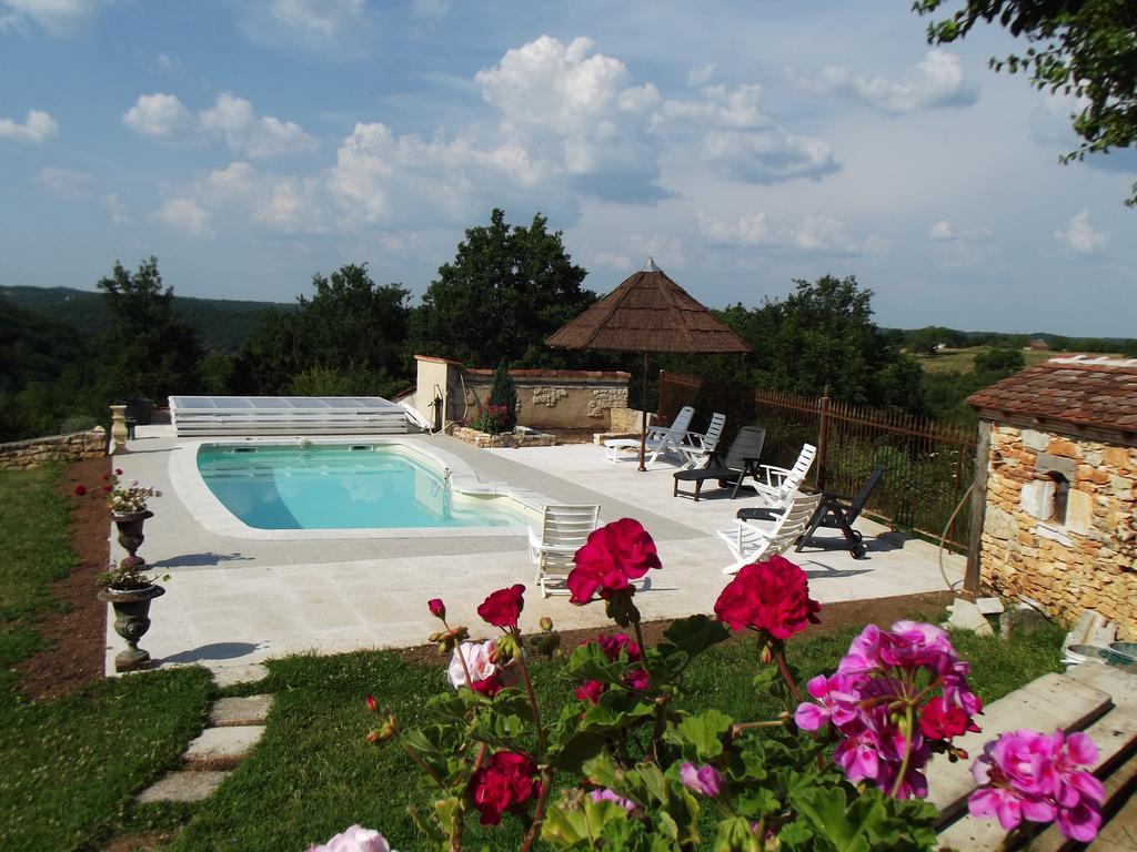 Gites Des 3 Vallees Salignac Eyvigues Exterior photo