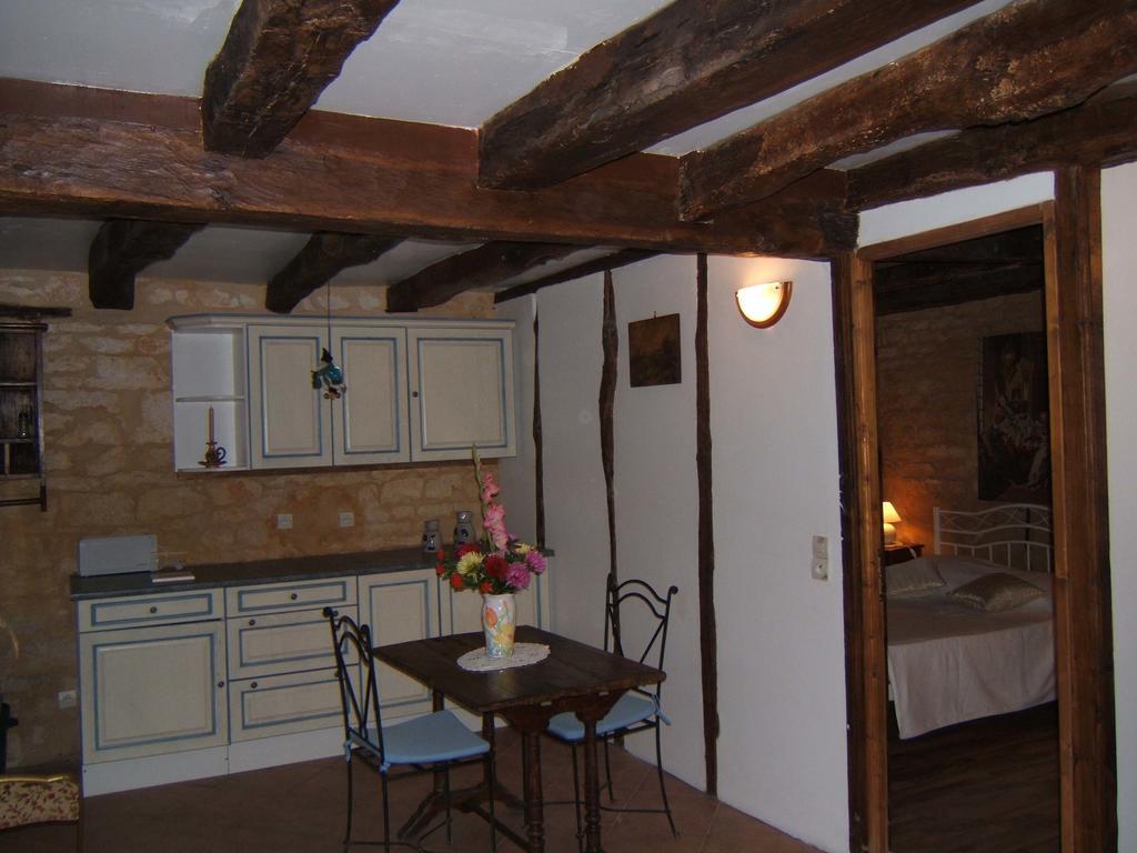Gites Des 3 Vallees Salignac Eyvigues Exterior photo