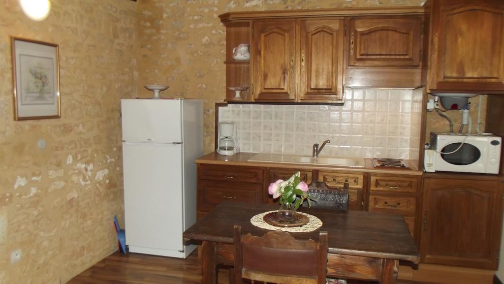 Gites Des 3 Vallees Salignac Eyvigues Exterior photo