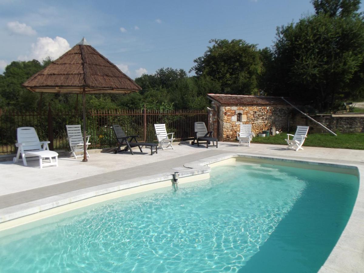 Gites Des 3 Vallees Salignac Eyvigues Exterior photo