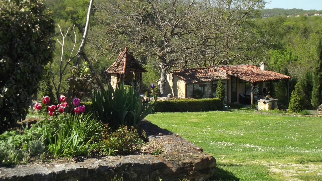 Gites Des 3 Vallees Salignac Eyvigues Exterior photo